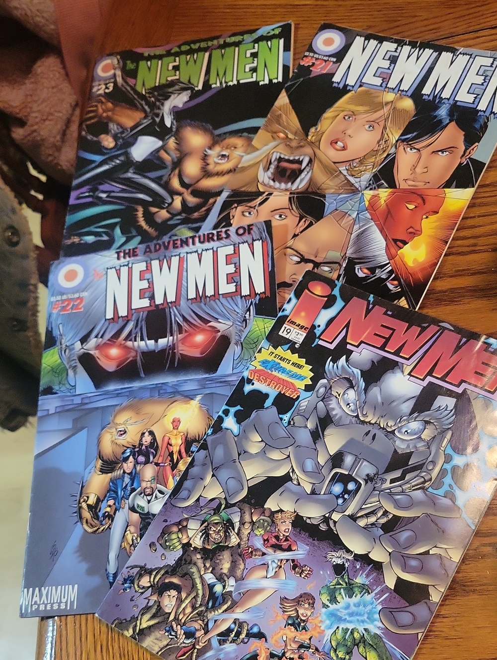 1996-97 New Men Comic Book Bundle - Colorful Covers~ mint